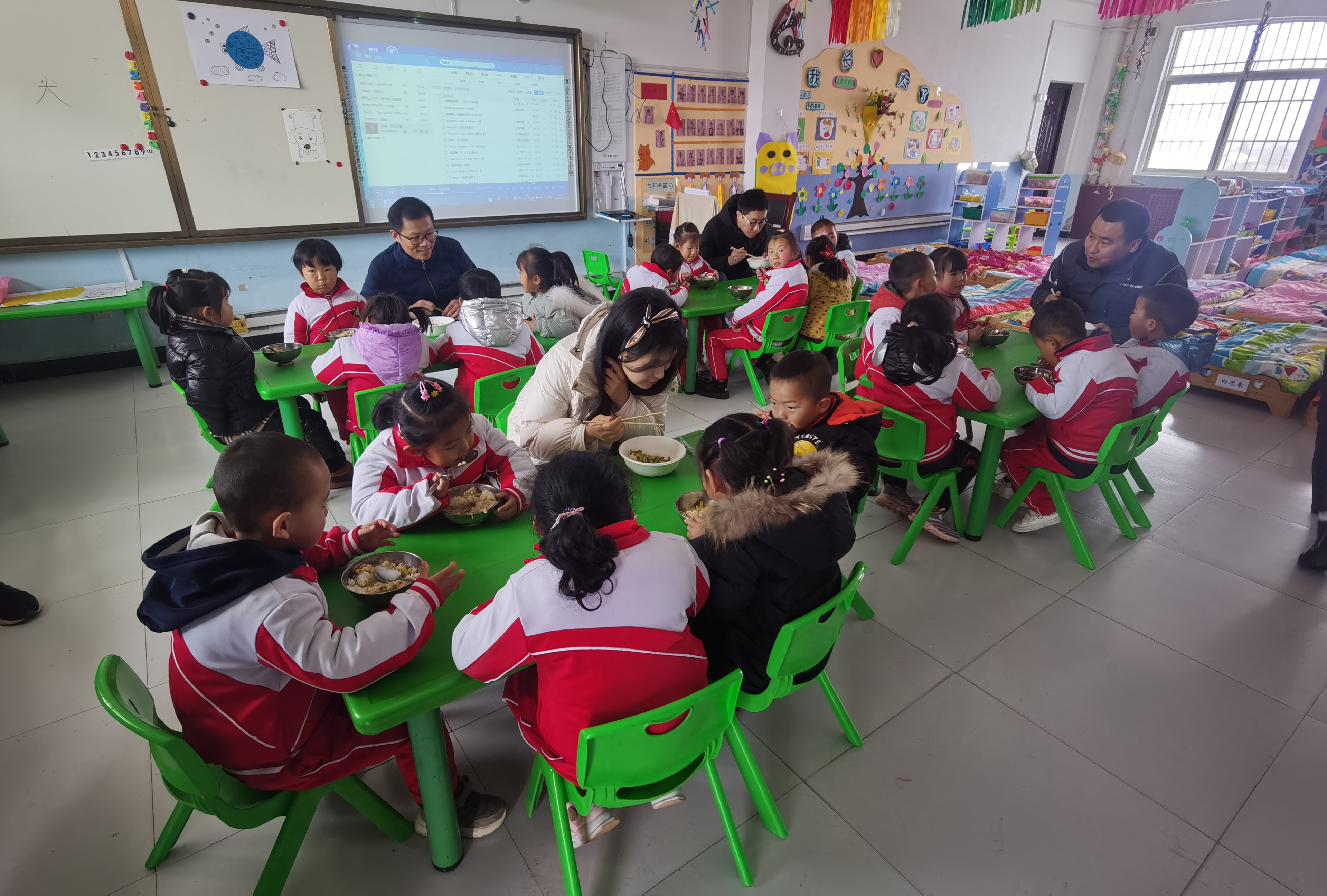 Lunchtime with the children.