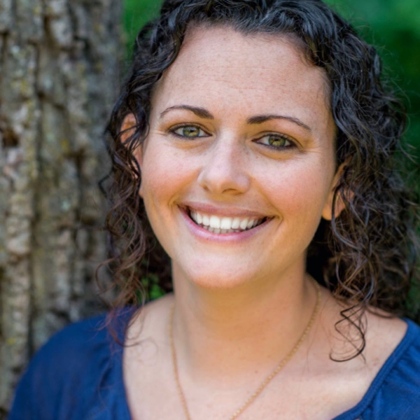 Erin Ross Headshot